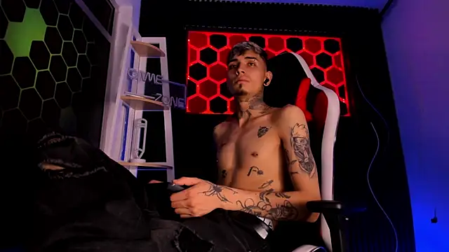 Max Hader  online show from April 8, 3:17 am