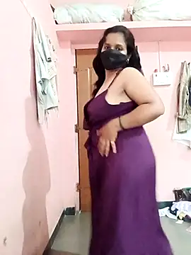 Snapshot of Miss-Dolly07 chatting on May 12, 12:24 pm Miss-Dolly07 online show from May 12, 12:24 pm