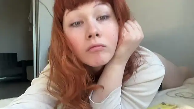 Snapshot of AlexaGudz chatting on June 3, 11:35 am AlexaGudz online show from June 3, 11:35 am
