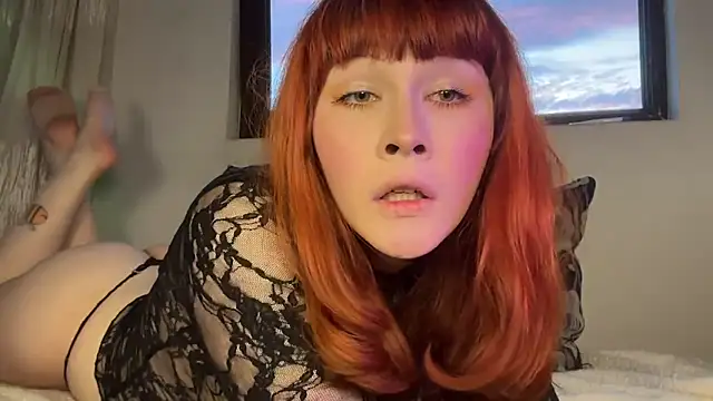 Snapshot of AlexaGudz chatting on June 17, 4:52 pm AlexaGudz online show from June 17, 4:52 pm