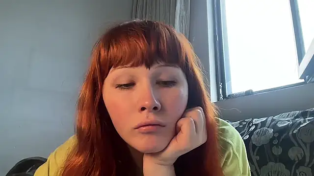 Snapshot of AlexaGudz chatting on June 24, 10:03 am AlexaGudz online show from June 24, 10:03 am