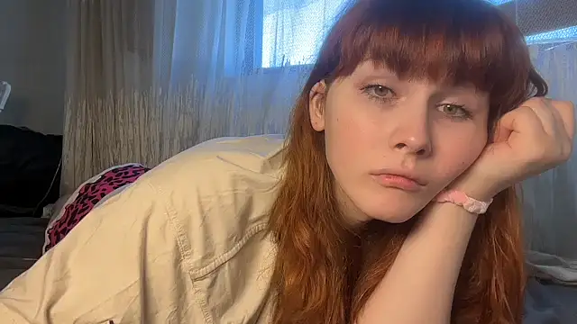 Snapshot of AlexaGudz chatting on July 1, 10:50 am AlexaGudz online show from July 1, 10:50 am