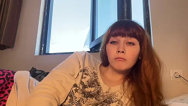 Snapshot of AlexaGudz chatting on July 9, 9:02 am AlexaGudz online show from July 9, 9:02 am