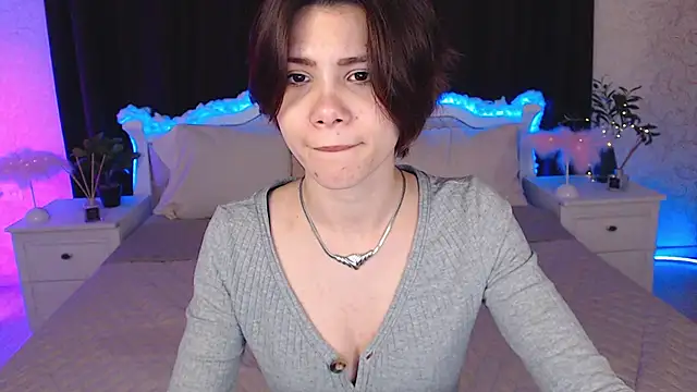 llittle-peachh online show from March 11, 4:02 pm