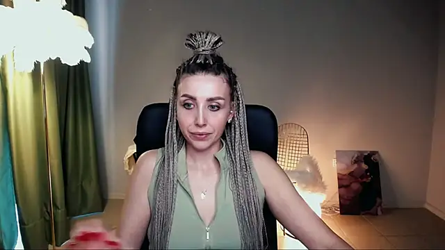 Snapshot of MonicaRiley chatting on May 29, 10:46 am MonicaRiley online show from May 29, 10:46 am
