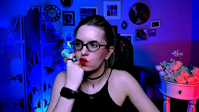 AliceSmite online show from April 23, 12:29 pm