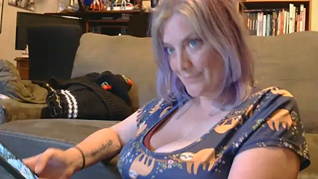 Snapshot of MistyMountains96 chatting on May 5, 2:30 am MistyMountains96 online show from May 5, 2:30 am
