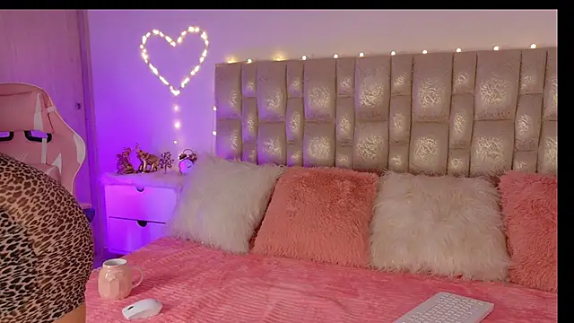 BlossomNicol online show from March 14, 5:13 am