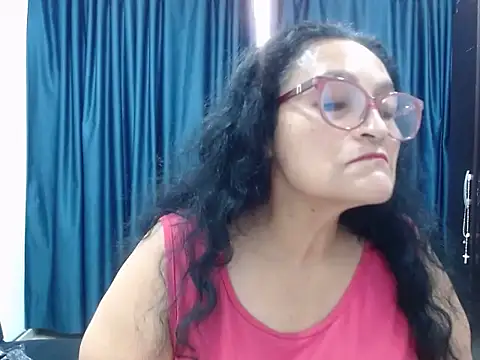  BellaNocturna online show from April 11, 9:30 pm