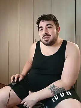 Snapshot of bear_skinny chatting on July 2, 2:23 pm bear skinny online show from July 2, 2:23 pm