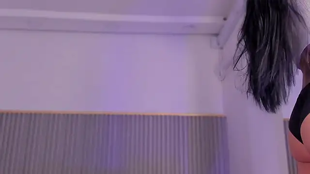 ashvalentine  online show from March 18, 7:39 pm