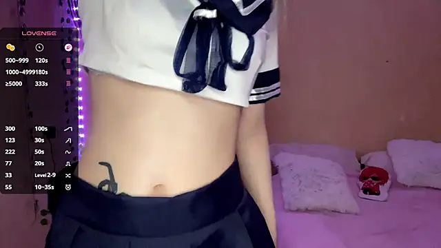 waumeoww online show from April 15, 4:03 pm