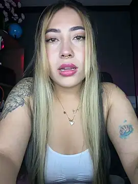 ManuelaVeeleez online show from April 10, 5:01 am