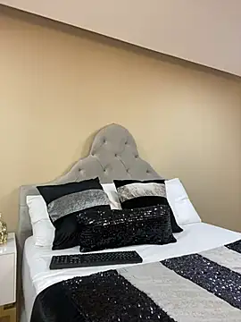 AlmaraRouge online show from April 11, 8:02 pm