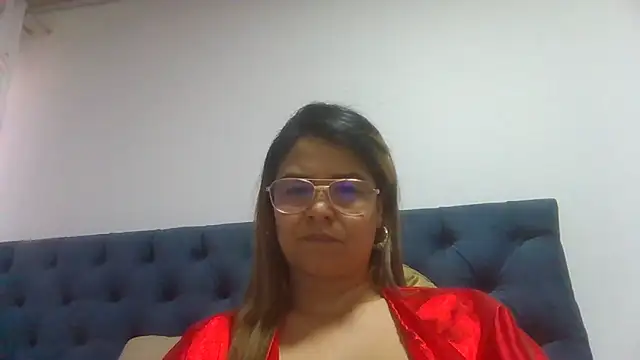 Jiwon Han online show from April 7, 10:31 pm