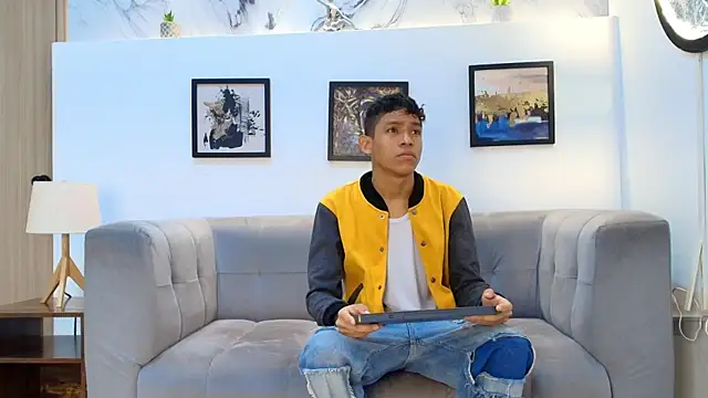 SKINNY BOYXXX online show from April 12, 7:13 am