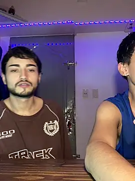 Lucasss2204 online show from April 19, 3:39 am