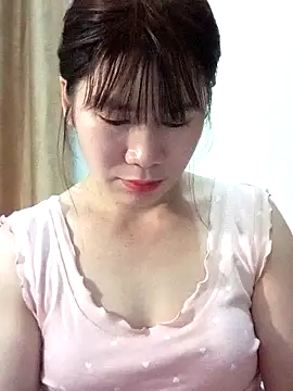 Bondgirl 9 online show from April 13, 9:42 pm