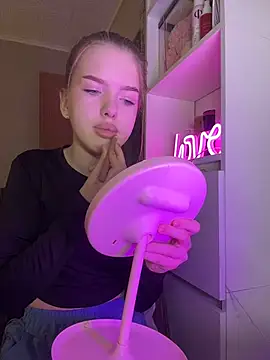 KayShaw online show from March 7, 2:52 am