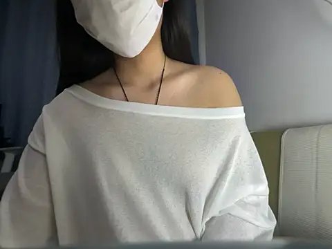 Snapshot of Titi-005 chatting on May 21, 10:33 am Titi-005 online show from May 21, 10:33 am