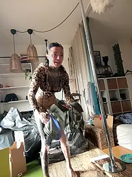 SkinnyLilly online show from April 13, 11:16 am