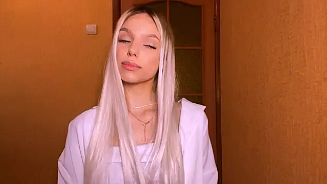 YawingSanguine online show from March 7, 6:21 am