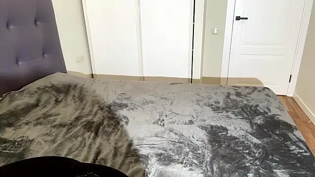 Snapshot of willowdrip chatting on March 3, 12:44 pm willowdrip online show from March 3, 12:44 pm