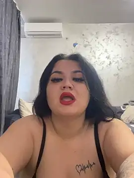 Snapshot of julietalovee chatting on April 9, 8:53 am julietalovee online show from April 9, 8:53 am