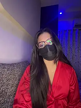 nikki catz online show from April 4, 5:32 pm