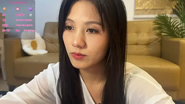 onlylookatu online show from July 17, 8:24 pm