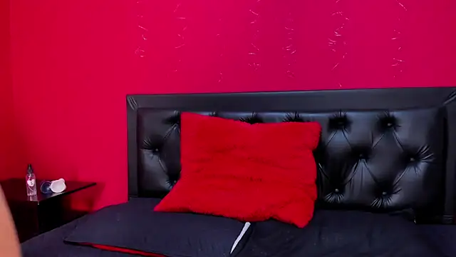 Snapshot of ailyn-14 chatting on March 3, 9:10 pm ailyn-14 online show from March 3, 9:10 pm