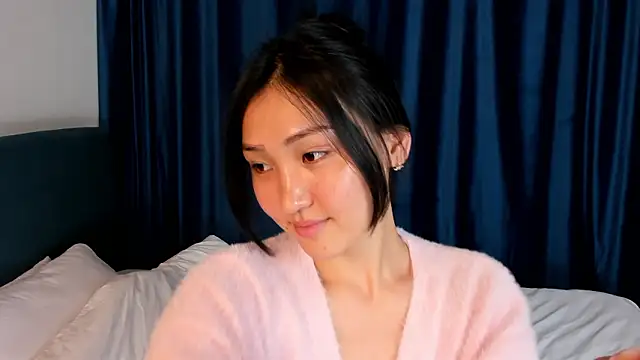 Snapshot of VesperCrown chatting on March 14, 10:37 pm VesperCrown online show from March 14, 10:37 pm