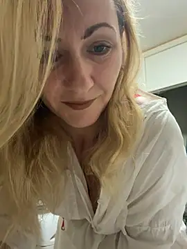 Snapshot of Secret_Ladyx chatting on July 13, 3:42 am Secret Ladyx online show from July 13, 3:42 am