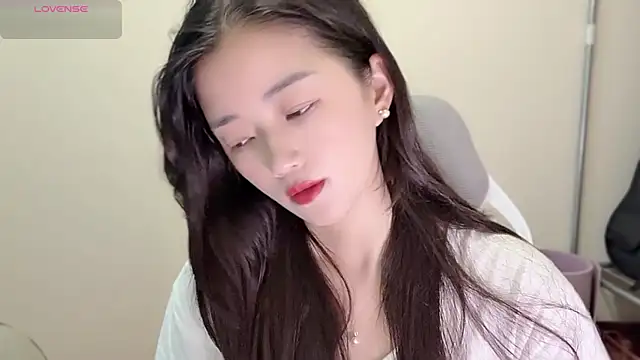 Snapshot of jinxiyao01 chatting on June 24, 2:43 am jinxiyao01 online show from June 24, 2:43 am