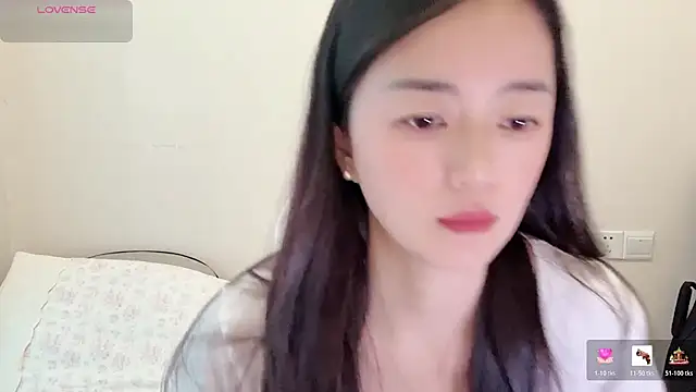 Snapshot of jinxiyao01 chatting on August 4, 2:48 am jinxiyao01 online show from August 4, 2:48 am
