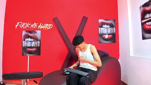 SKYN MAN online show from April 10, 1:33 am