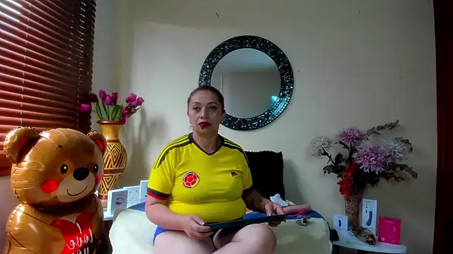 Maye Milf  online show from March 28, 12:49 pm