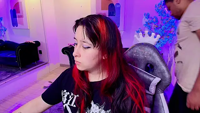 TarlyWho online show from April 1, 11:22 am