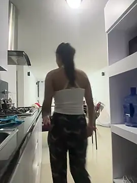 Sweetroseof online show from April 10, 11:42 pm