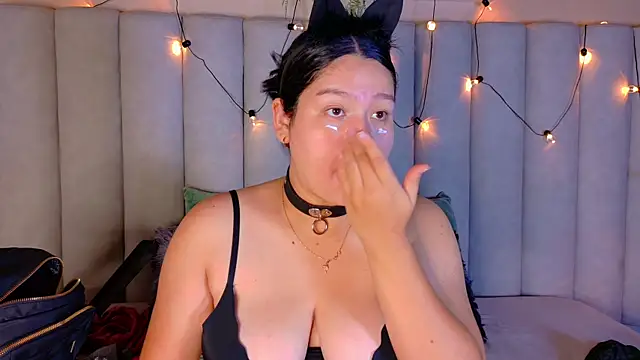 Snapshot of AmatistaSky__ chatting on May 19, 11:38 am AmatistaSky online show from May 19, 11:38 am