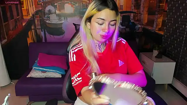 Tamaraa velez online show from March 15, 1:17 pm