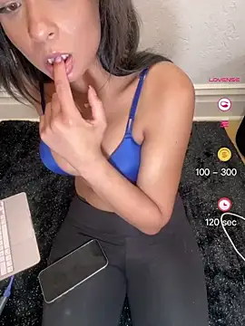 Mmmmadsss online show from May 24, 5:23 am