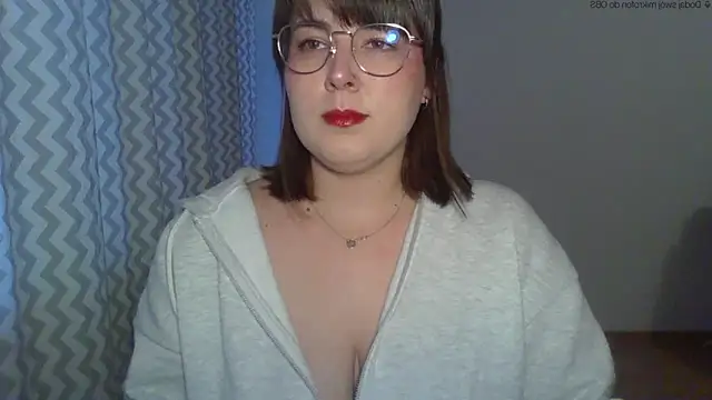 Snapshot of ClaraHard chatting on April 22, 5:25 pm ClaraHard online show from April 22, 5:25 pm