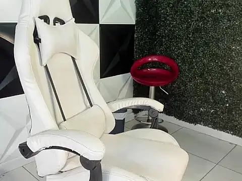 taylor bigdick18 online show from March 9, 7:56 am