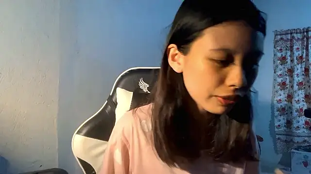 HenrietteRoses online show from March 7, 3:31 pm