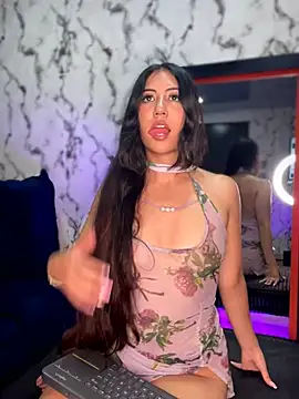 Lunaliaa  online show from April 7, 4:24 am