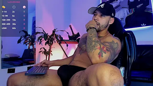 Snapshot of NikoHank_ chatting on July 7, 6:47 am NikoHank online show from July 7, 6:47 am