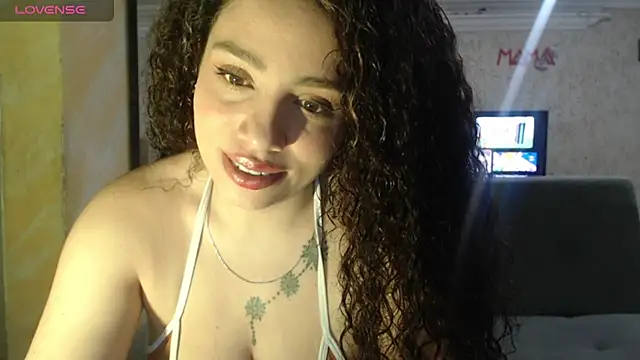 Snapshot of melany_montenegro chatting on June 4, 9:15 am melany montenegro online show from June 4, 9:15 am