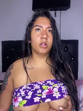 Snapshot of Iam_Ambar chatting on April 5, 8:55 am Iam Ambar online show from April 5, 8:55 am