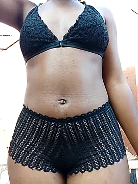 Snapshot of yellowjoy022 chatting on March 13, 1:29 pm yellowjoy022 online show from March 13, 1:29 pm